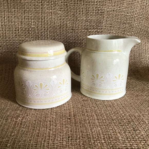 Royal Doulton Lambethware Sunny Day Stoneware Creamer and Sugar Bowl Set - Picture 4 of 6